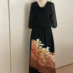 黒留袖リメイク 光琳菊　ロングスカート　正絹　フリーサイズ  大きなサイズ 5枚目の画像