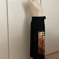 黒留袖リメイク 光琳菊　ロングスカート　正絹　フリーサイズ  大きなサイズ 4枚目の画像