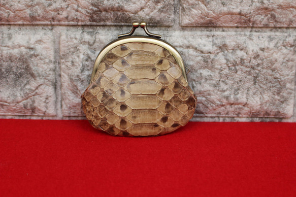 ヘビ革を使ったかわいい”がま口財布” 3枚目の画像