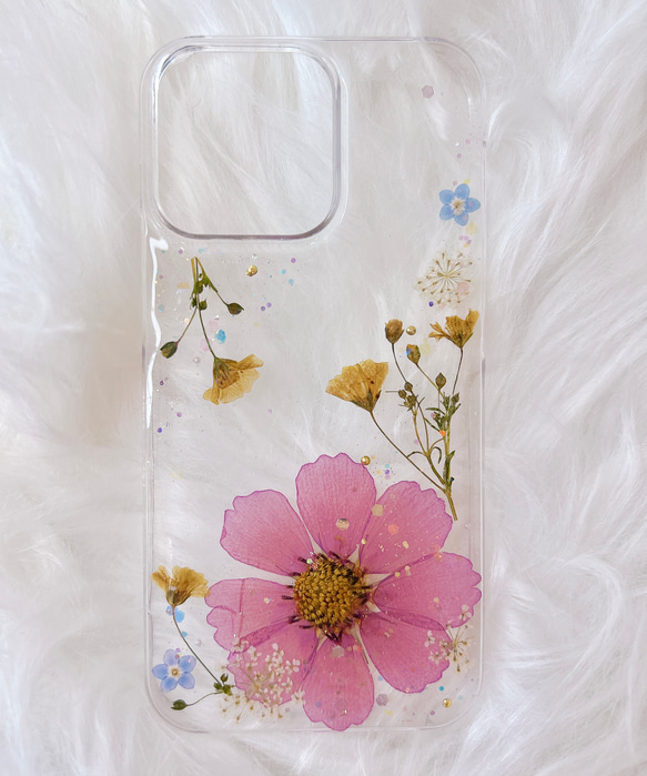 【全機種対応】コスモスの大人可愛い押し花スマホケース 2枚目の画像