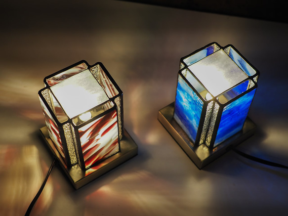 「ミニあんどんランプ・赤」ステンドグラスランプ　インテリア雑貨・生活道具 3枚目の画像