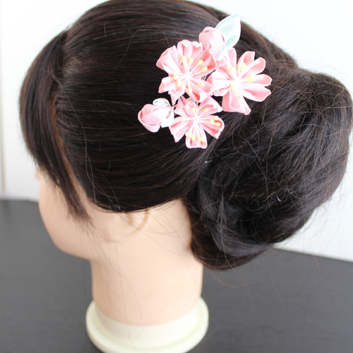 変わり桜のつまみ細工 髪飾り 成人式、卒業式、結婚式、七五三