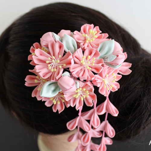 変わり桜のつまみ細工 髪飾り 成人式、卒業式、結婚式、七五三