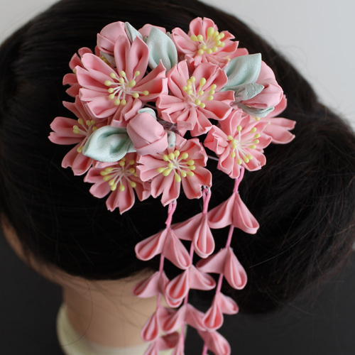 変わり桜のつまみ細工 髪飾り 成人式、卒業式、結婚式、七五三