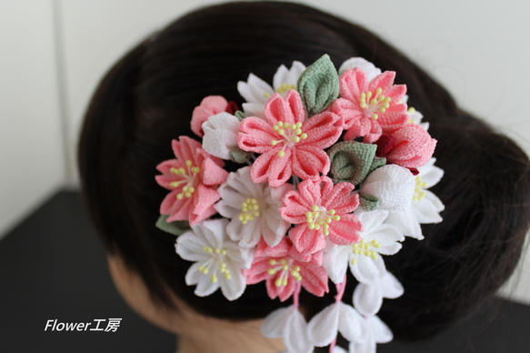 二色変わり桜のつまみ細工　髪飾り　成人式、卒業式、結婚式、七五三 3枚目の画像