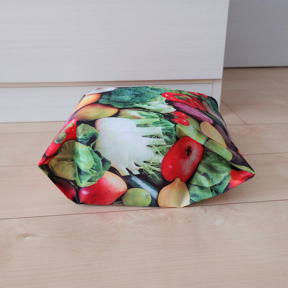 畳める・エコバッグ３０×３０×10cm（野菜写真デジタルプリント生地・ポリエステル）25mm幅の持手・ビタミンカラー 4枚目の画像