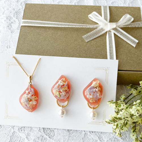 黄昏のワイン 赤薔薇ドライフラワー封入 鉱石レジン ピアス