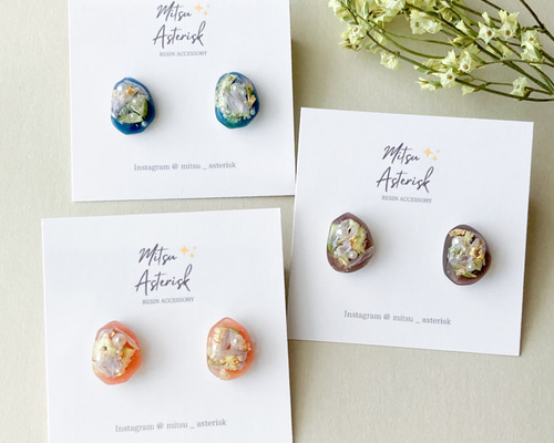 プチギフトに》ドライフラワーと小粒パールがカワイイ レジンピアス