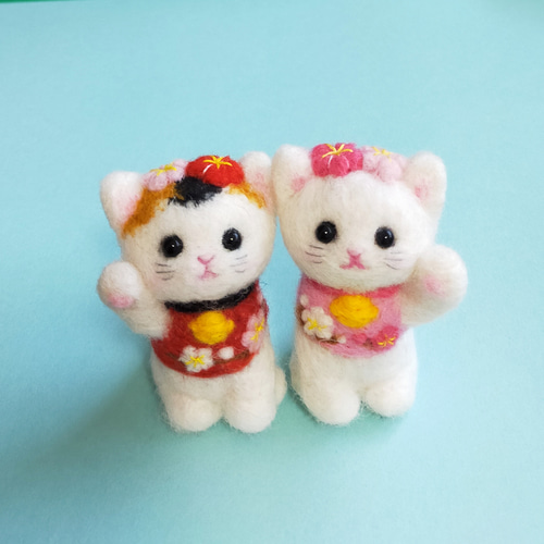 羊毛フェルトほのぼの幸せ招き猫(三毛猫)右手招き 招福 羊毛フェルト