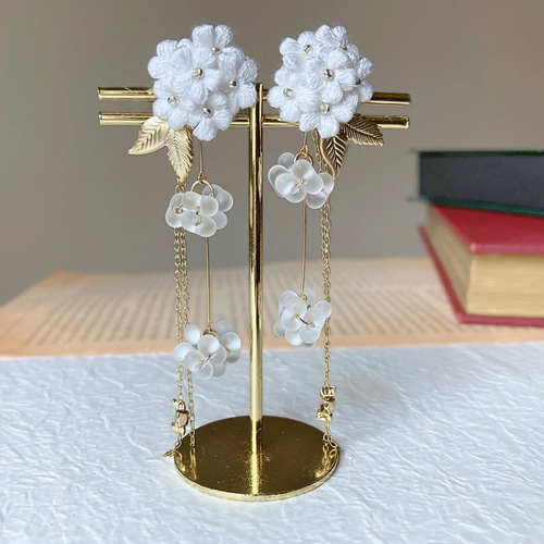 送料無料【淡雪花】刺繍糸のふんわりお花のアクセサリーセット