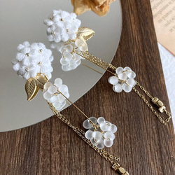 送料無料【淡雪花】刺繍糸のふんわりお花のアクセサリーセット　ブローチ　ピアス or イヤリング 10枚目の画像