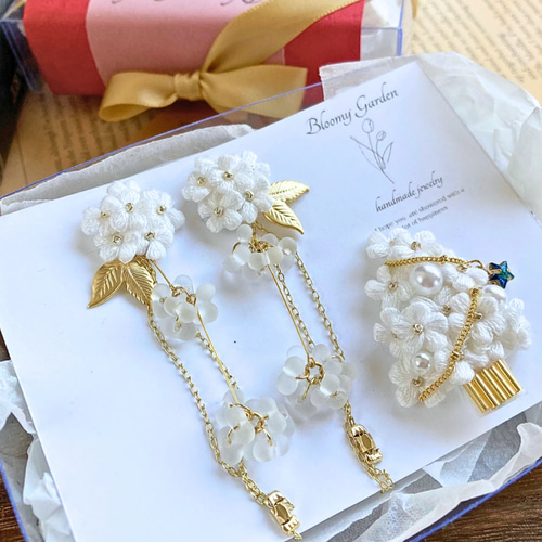 送料無料【淡雪花】刺繍糸のふんわりお花のアクセサリーセット