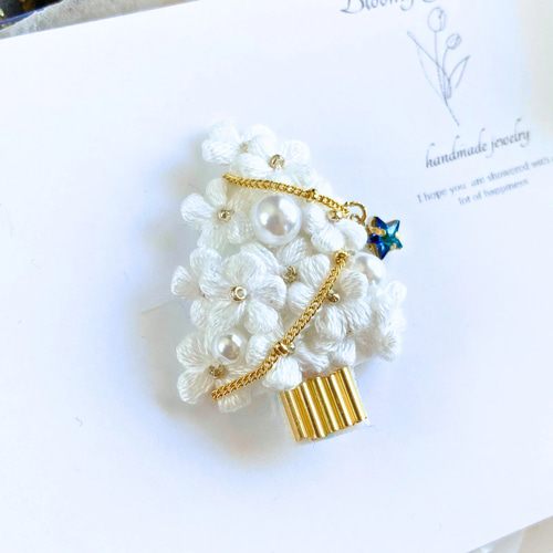 140 ブローチシリーズ　キラキラワニちゃん　ハンドメイド　ピアスorイヤリング 140 ブローチシリーズ キラキラワニちゃん ハンドメイド ピアスor