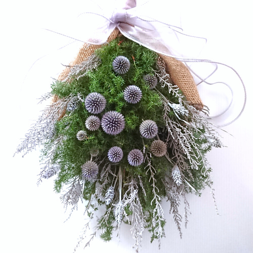 大きめ』瑠璃玉アザミとヒムロスギ、ストーベの北欧カラー・ナチュラル