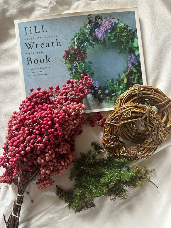 「JiLLリースBOOK」と「リース花材」のセット（1種類の花材で作るリース） 2枚目の画像