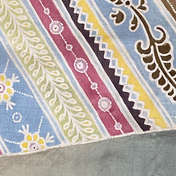 ＜送料無料＞ジャワ更紗の古典模様をアレンジしたストール　手描き更紗＆草木染め　Batik　silk　防寒　伝統工芸 7枚目の画像