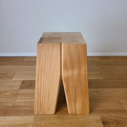 彫刻のようなスツール小　花台　サイドテーブル　椅子　無垢　天然　木製　置物 3枚目の画像