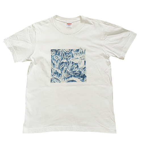 受注生産＞藍染め＆ろうけつ染め ビッグTシャツ 白地に花柄 Tシャツ
