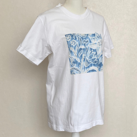 花柄ビッグTシャツ＜藍染め＆ろうけつ染め＞ 2枚目の画像