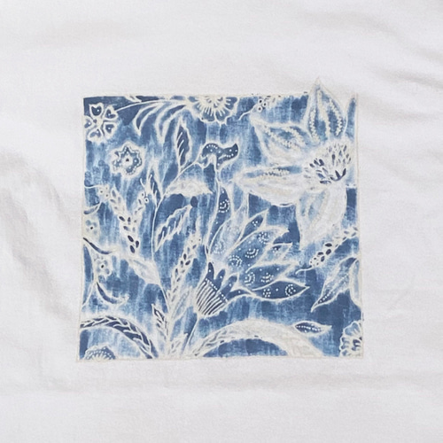 受注生産＞藍染め＆ろうけつ染め ビッグTシャツ 白地に花柄 Tシャツ