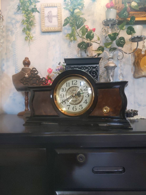 SEIKO レトロな置き時計  ゼンマイ時計  目覚まし時計（ベル） オルゴール機能  #昭和モダン #アンティーク 2枚目の画像