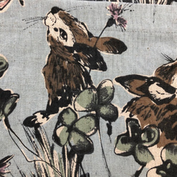 YUWA　トートバッグ大②　コットンリネン　野原のウサギ　38×37×7　片面おすわりうさぎ 15枚目の画像