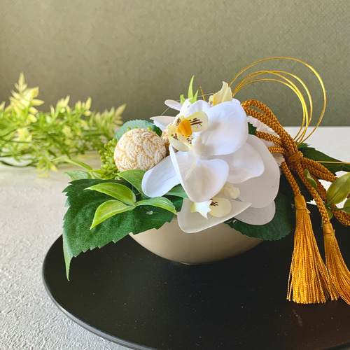 胡蝶蘭の高貴な和風アレンジメント お正月 造花 アーティシャル