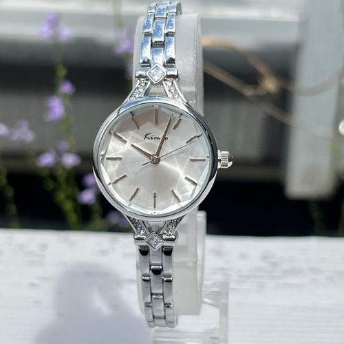 早い者勝ち！ ブレスレット風腕時計（6325）シルバーカラー 腕時計