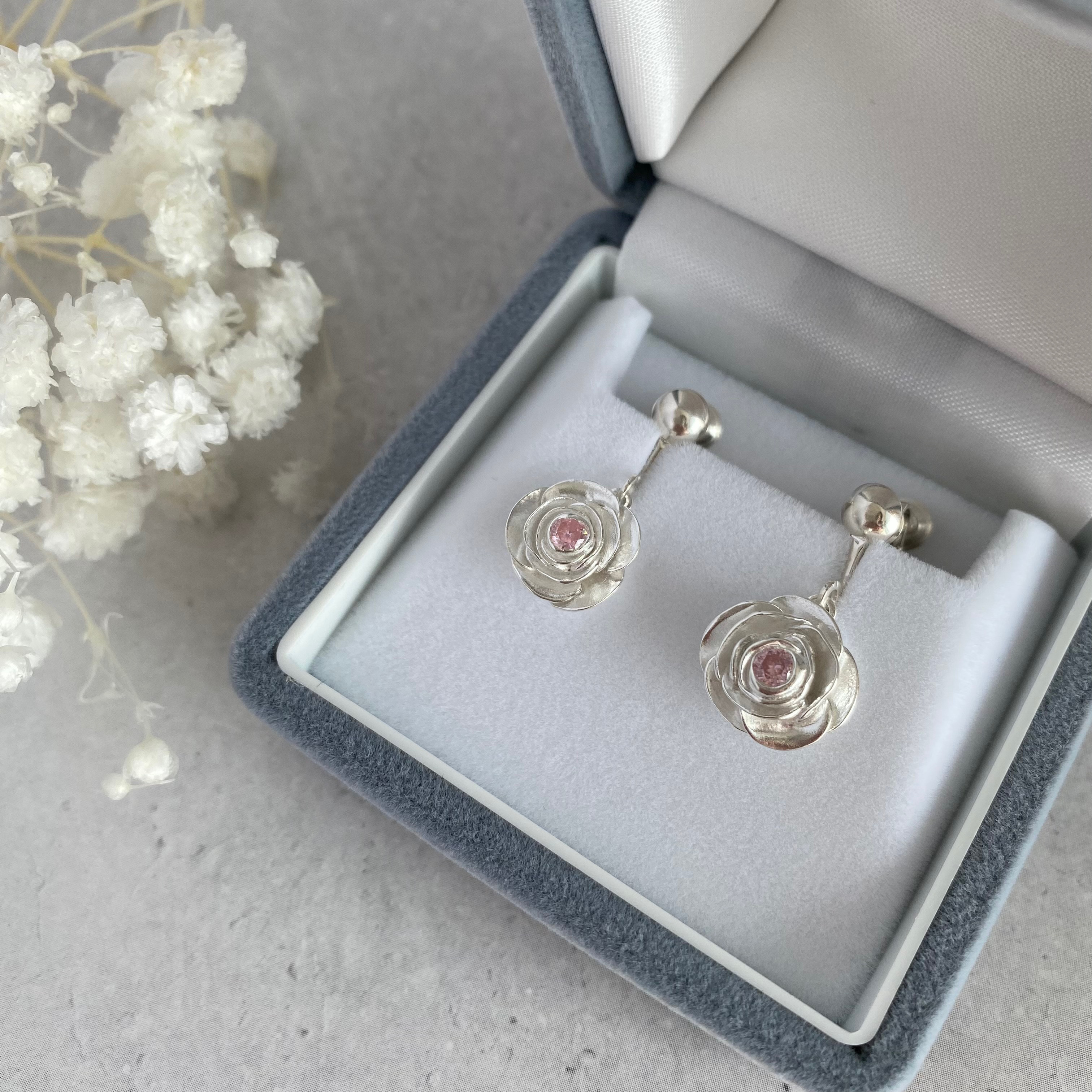 〔イヤリング〕純銀カメリアイヤリング