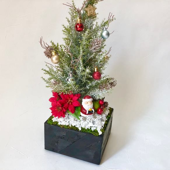 【クリスマスツリー】サンタさんとスノークリスマスツリーアレンジメント 2枚目の画像