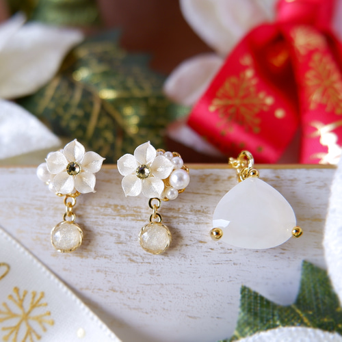選べるパーツ！やわらかグレーのお花イヤリング、ピアス(受注制作