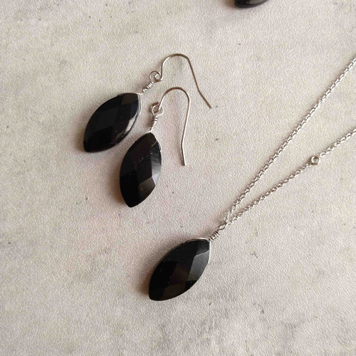 Noir ステンレス ブラックオニキスピアス / 天然石ピアス ピアス