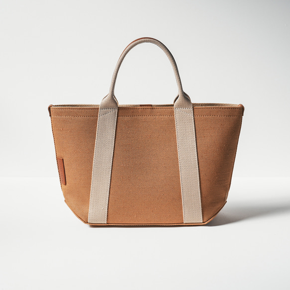 使用了輕量結實的棉麻帆布的托特包 M size 【 駝色 / camel 】 第1張的照片