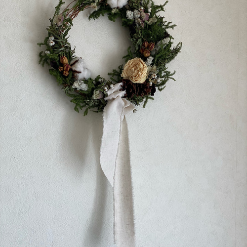 白とグリーンのナチュラルクリスマスリース / ドライフラワー