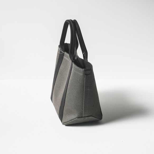 使用了輕量結實的棉麻帆布的托特包 M size 【 卡其 / khaki 】 第3張的照片