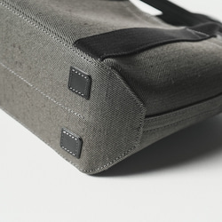 使用了輕量結實的棉麻帆布的托特包 M size 【 卡其 / khaki 】 第5張的照片