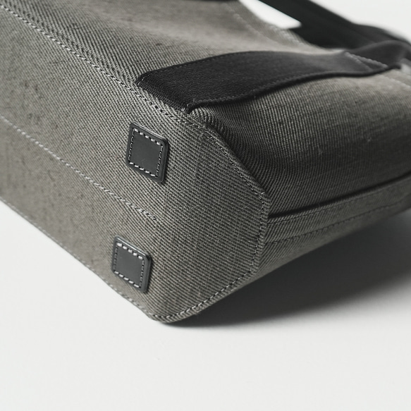 使用了輕量結實的棉麻帆布的托特包 M size 【 卡其 / khaki 】 第5張的照片