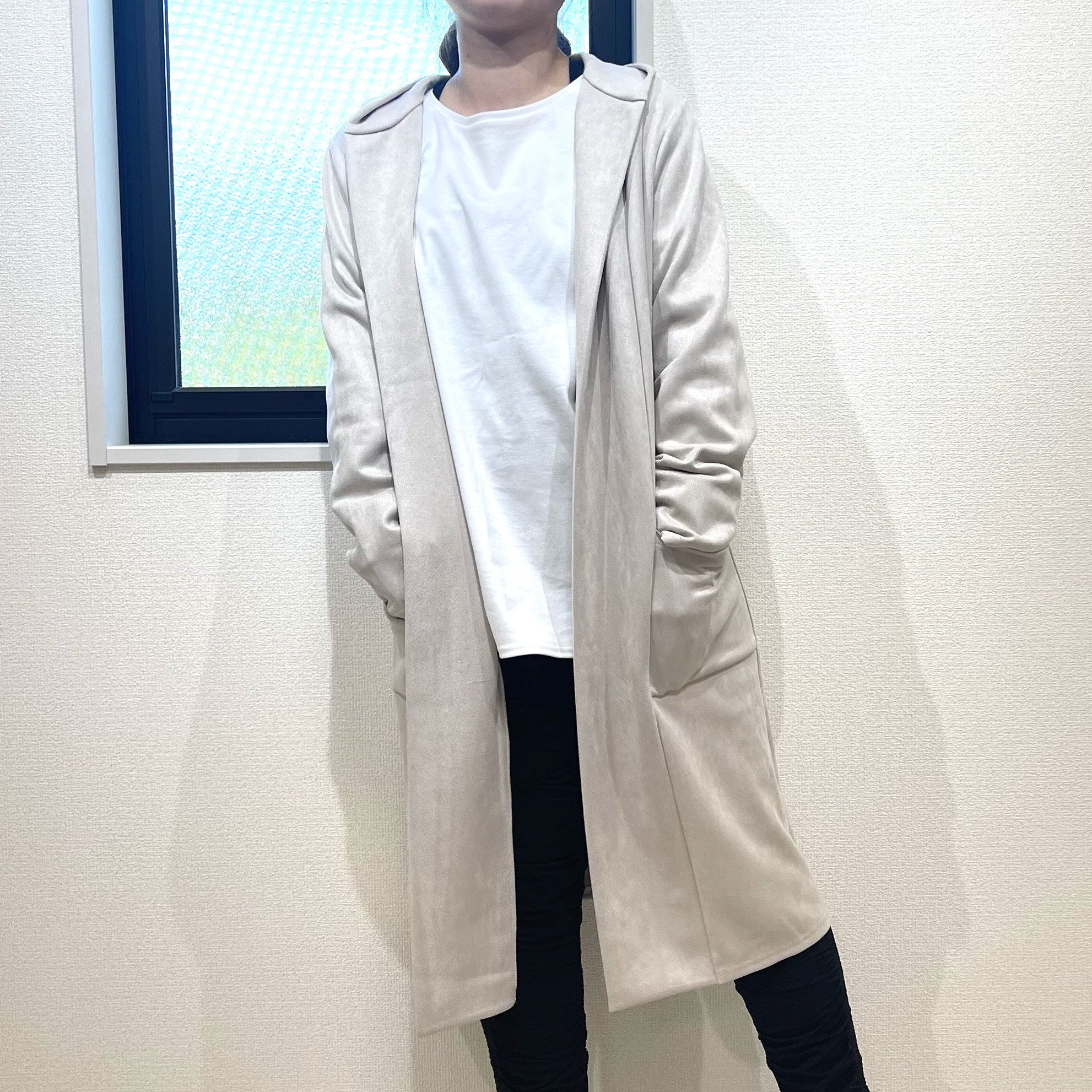 【春秋冬】ロングコート　軽量　なめらかな肌ざわり　体型カバー　フード付き　ポッケ付き　(オフホワイト)