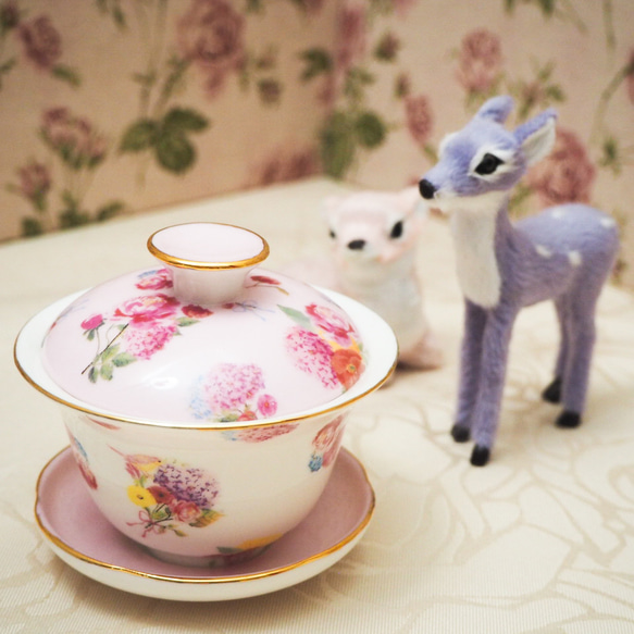 フラワーブーケの蓋碗　中国茶器　ハーブティーにも❤　がいわん　ポーセラーツ　 1枚目の画像