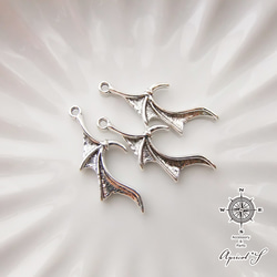 3個】悪魔 羽根 チャーム パーツ（ アンティークシルバー ）ドラゴン