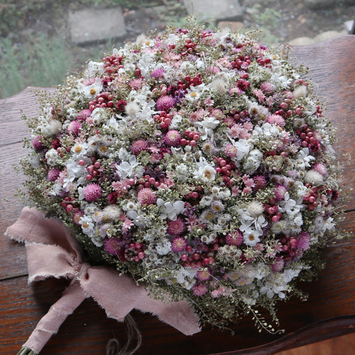 47cm) ピンクペッパーベリーとふわふわ小花のお花畑スワッグ/ドライ  