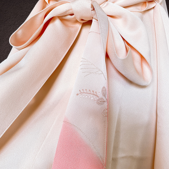 品格刺繍ピンク 差し色ギャザーワンピース フォーマル 和柄 着物リメイク 結婚式 演奏会 和柄 黒 Ｎ51107 6枚目の画像