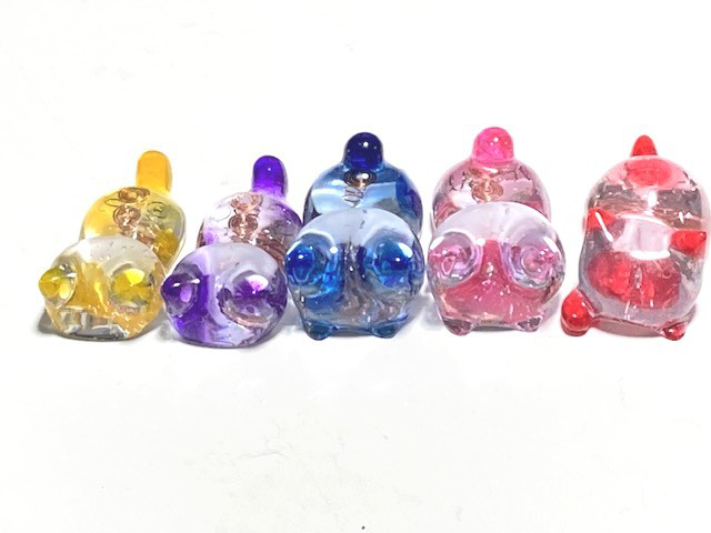 オルゴナイト　うつ伏せ猫ちゃん　青色