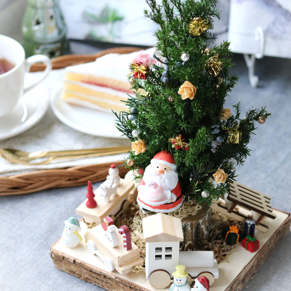 数量限定3点！！クリスマスの夜の街並み サンタとクリスマスツリー