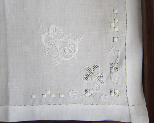 フランスアンティーク ハンカチ イニシャル 手刺繍 アイリス ホワイト