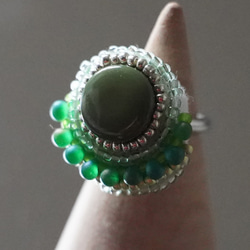 Chatty 戒指 190，一種尺寸最適合，串珠刺繡戒指，綠色，超大戒指，也可用於固定圍巾 第1張的照片