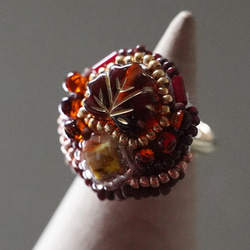 Chatty Ring 191 均碼串珠刺繡戒指 棕色超大戒指，也可用於繫圍巾 第1張的照片