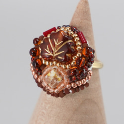 Chatty Ring 191 均碼串珠刺繡戒指 棕色超大戒指，也可用於繫圍巾 第2張的照片