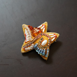 極淺星星胸針，珠繡 4 黃色 第1張的照片
