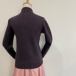 パウダーウール　胸元ブロック柄ハイネックセーター　ＤＰパープル 5枚目の画像